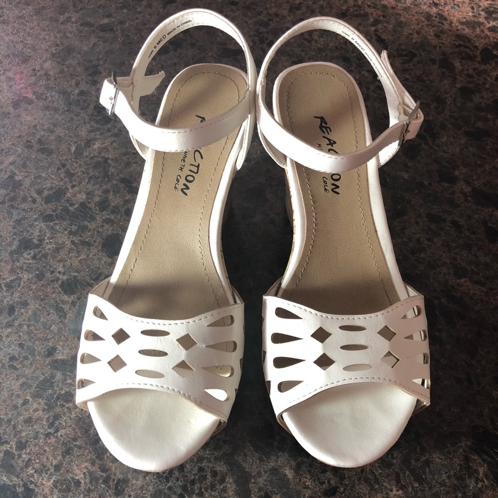 Kenneth Cole Reaction White/Cork Wedge Sandal 6.5 - Picture 2 of 4